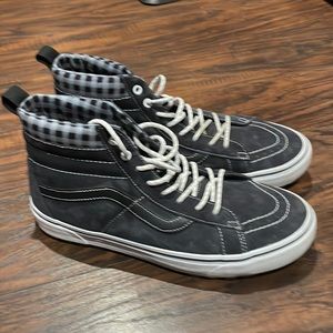 Men’s Vans size 11 MTE